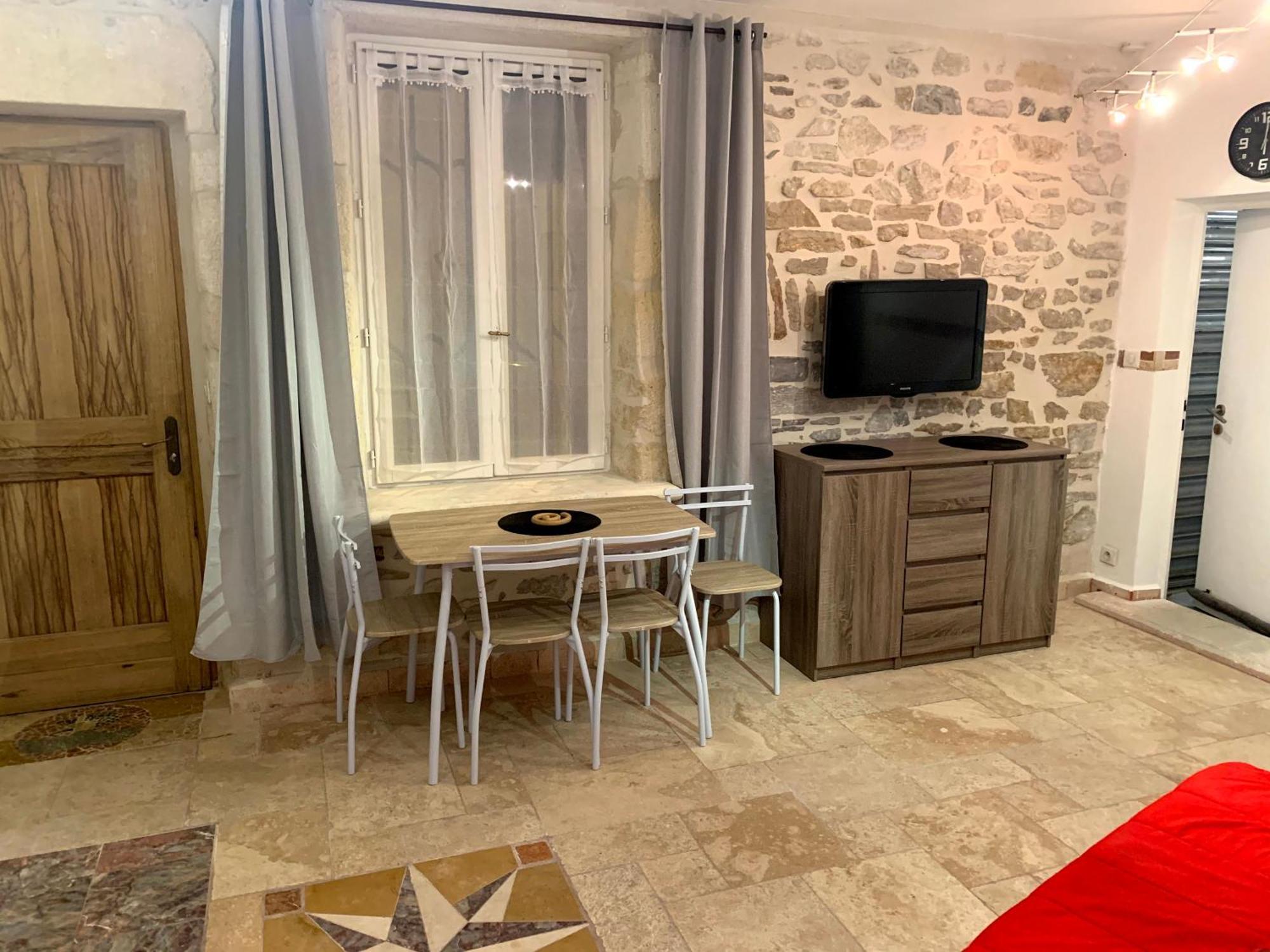 Tres Bel Appartement Cosy Et Chaleureux A Nîmes Dış mekan fotoğraf